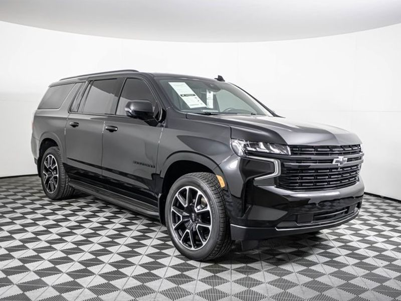 2024 Chevrolet Suburban RST Upper Image 1