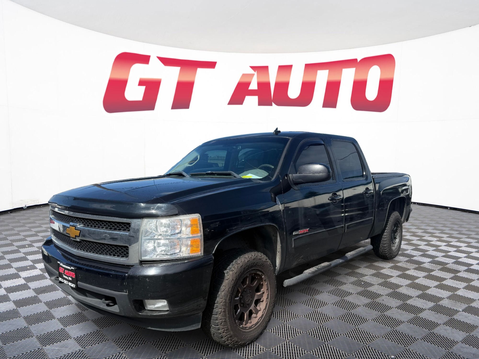 View vehicle photo 3