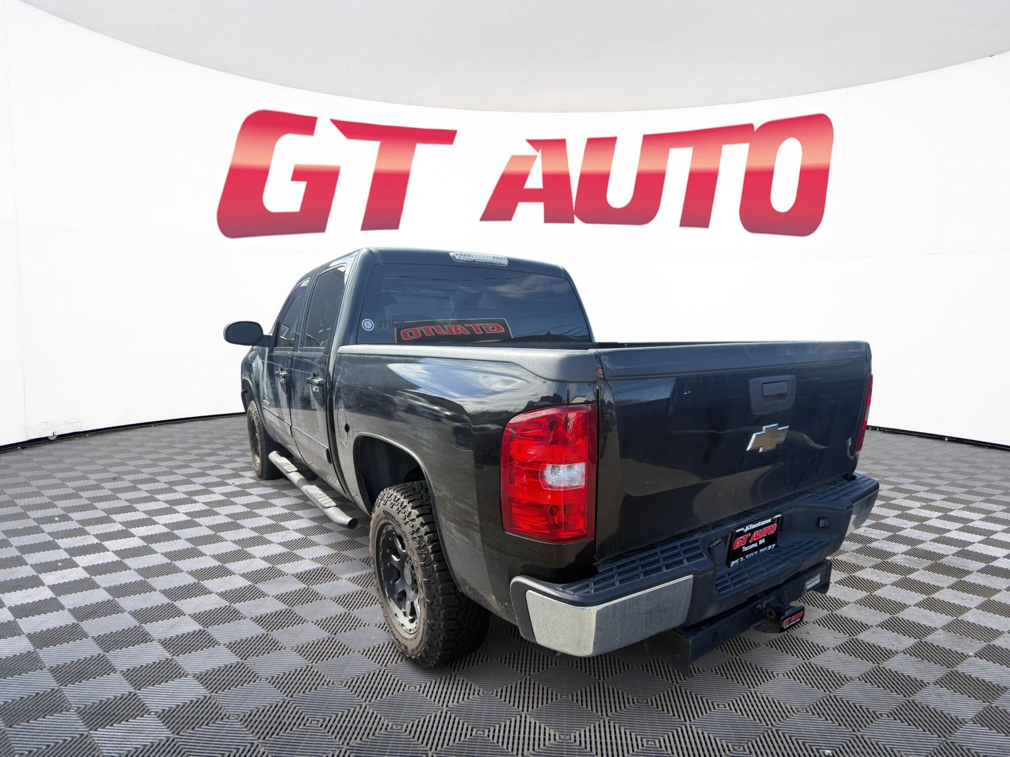 View vehicle photo 5