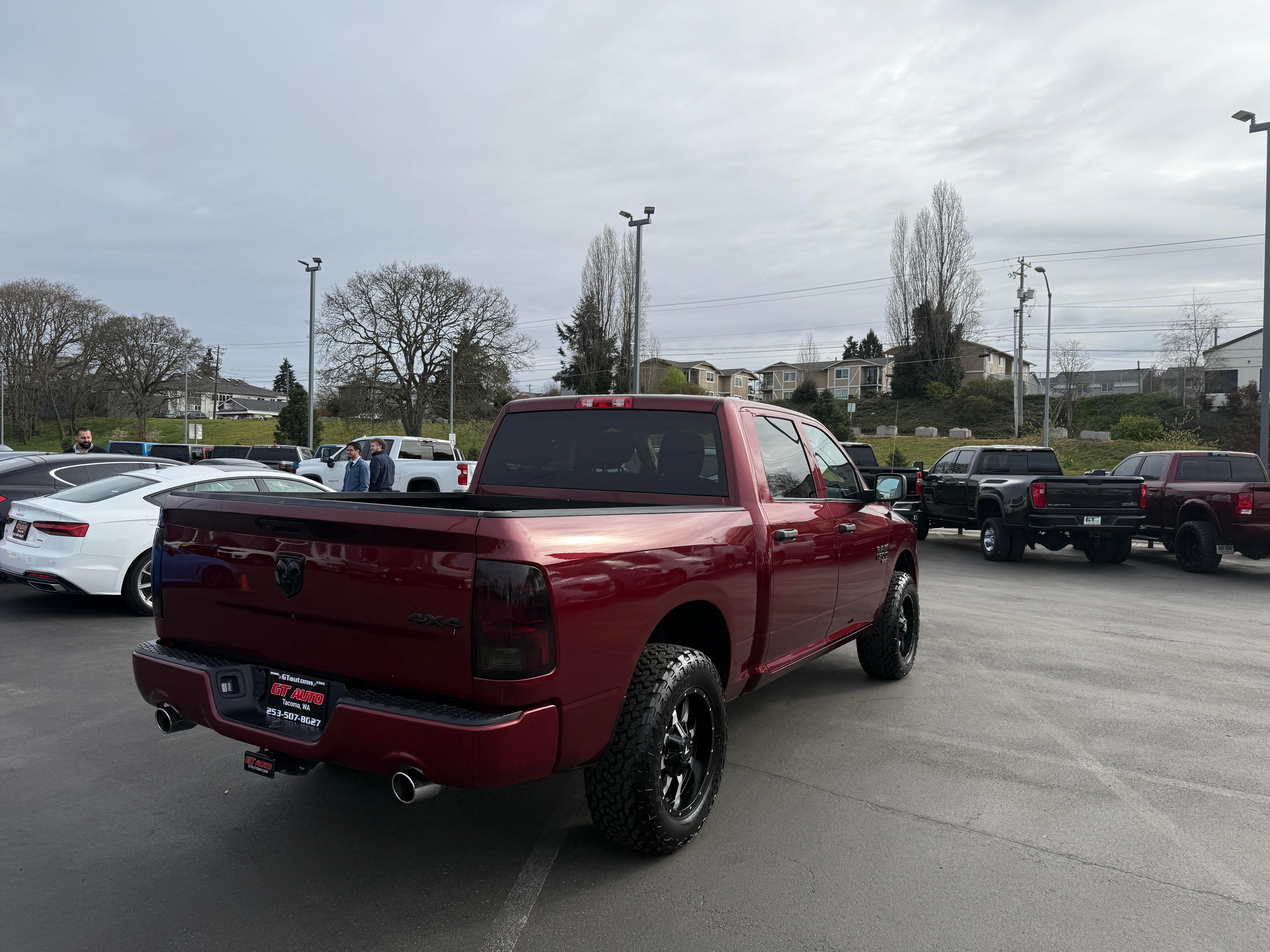 View vehicle photo 7