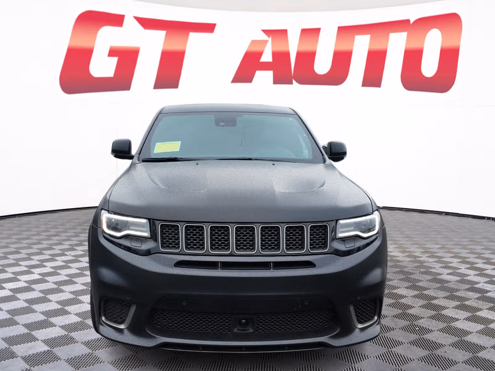 2021 Jeep Grand Cherokee Trackhawk Upper Image 2