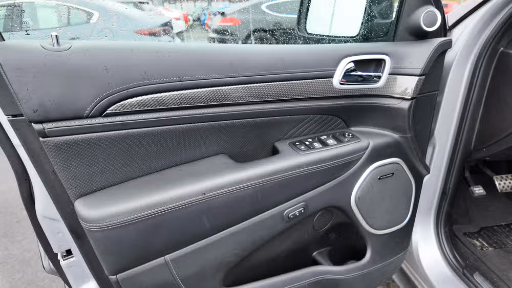 2021 Jeep Grand Cherokee Trackhawk Image 12