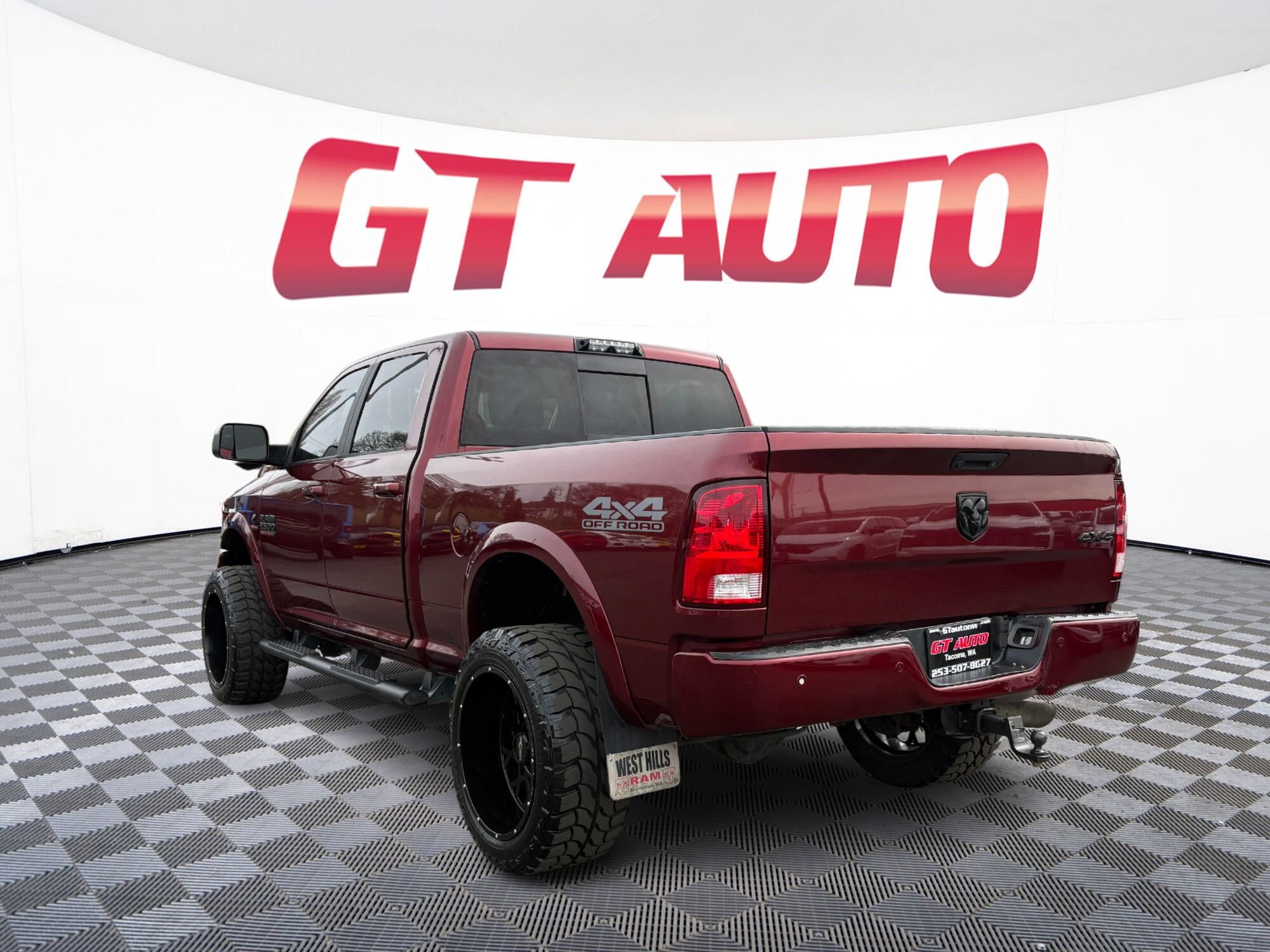 View vehicle photo 4