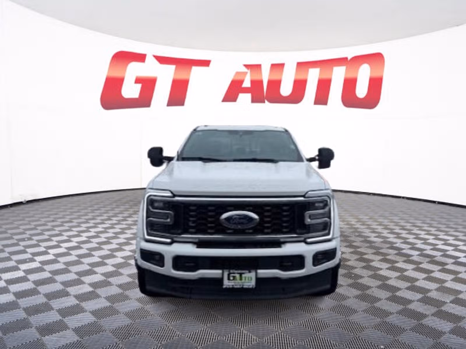 2025 Ford F-450 Super Duty Platinum Upper Image 2