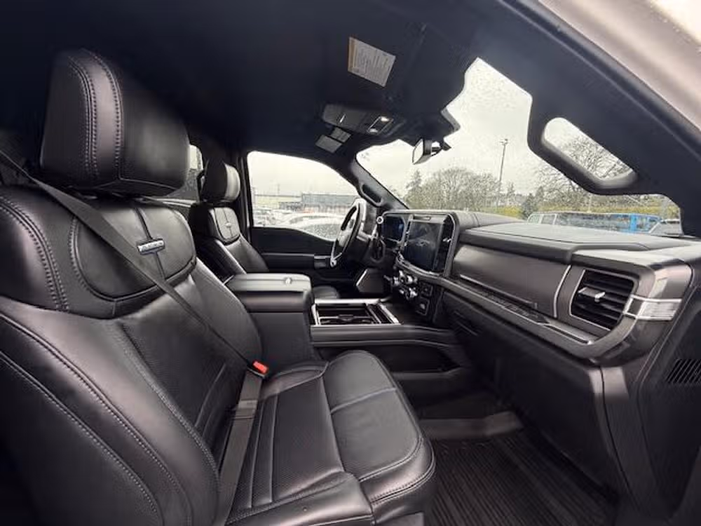 2025 Ford F-450 Super Duty Platinum Image 11