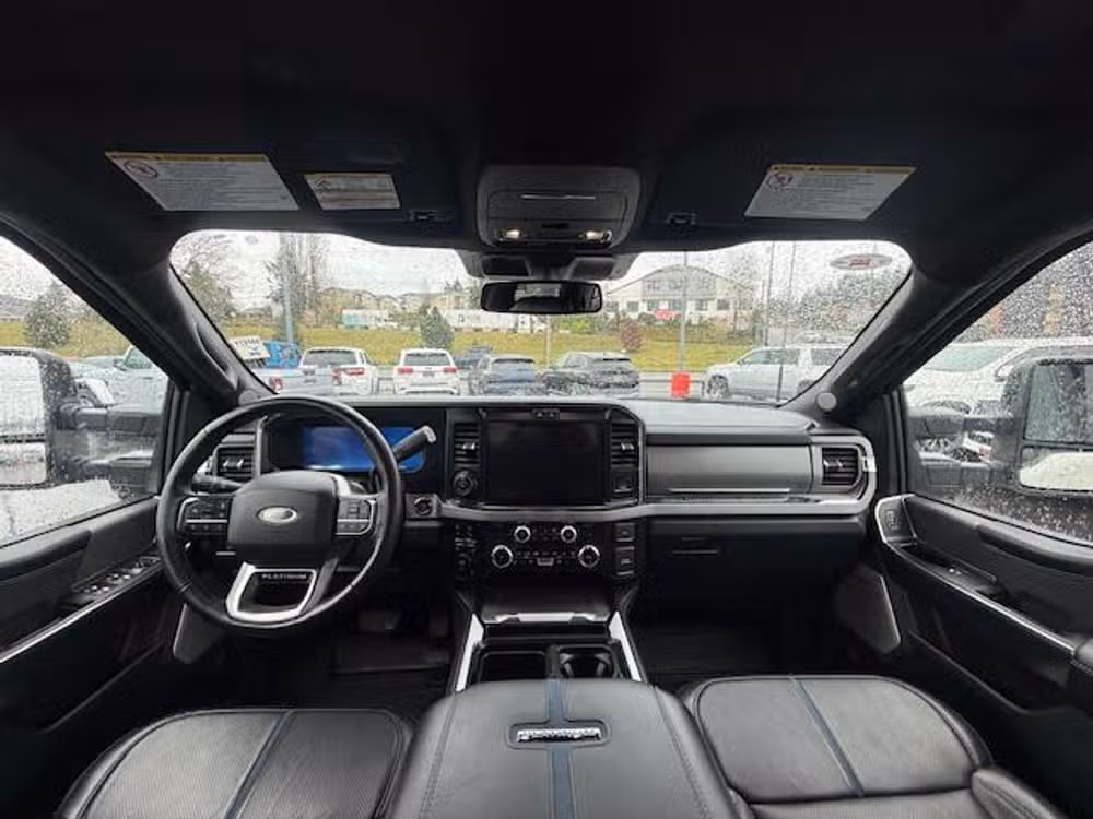 2025 Ford F-450 Super Duty Platinum Image 13