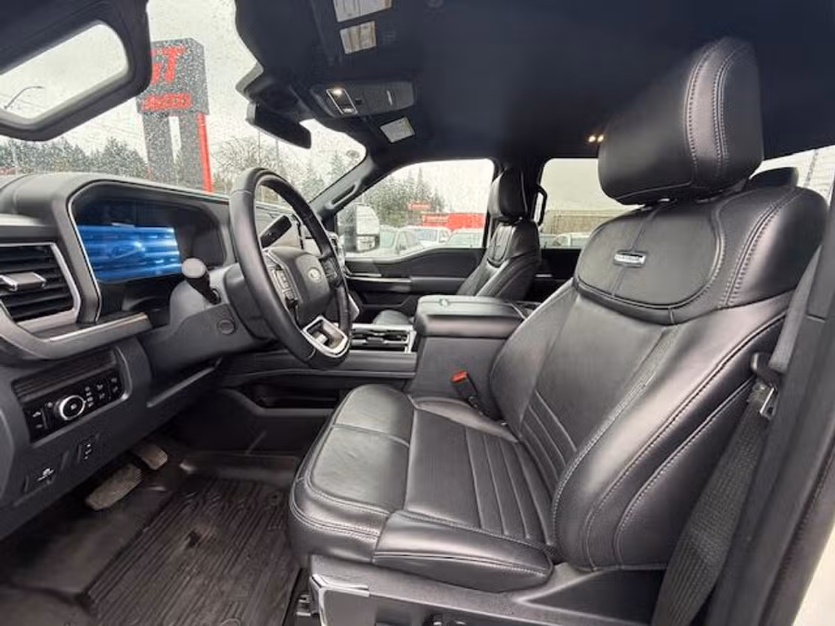2025 Ford F-450 Super Duty Platinum Image 9