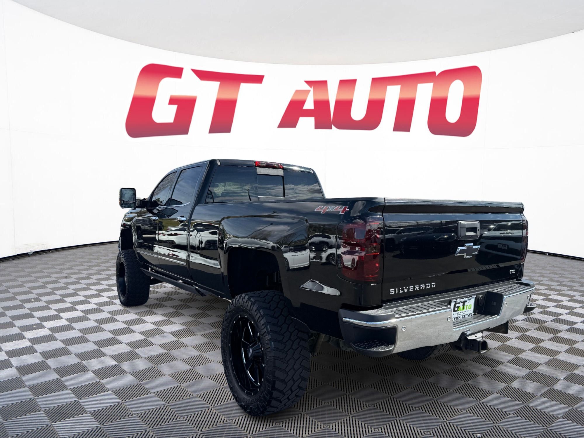 View vehicle photo 5