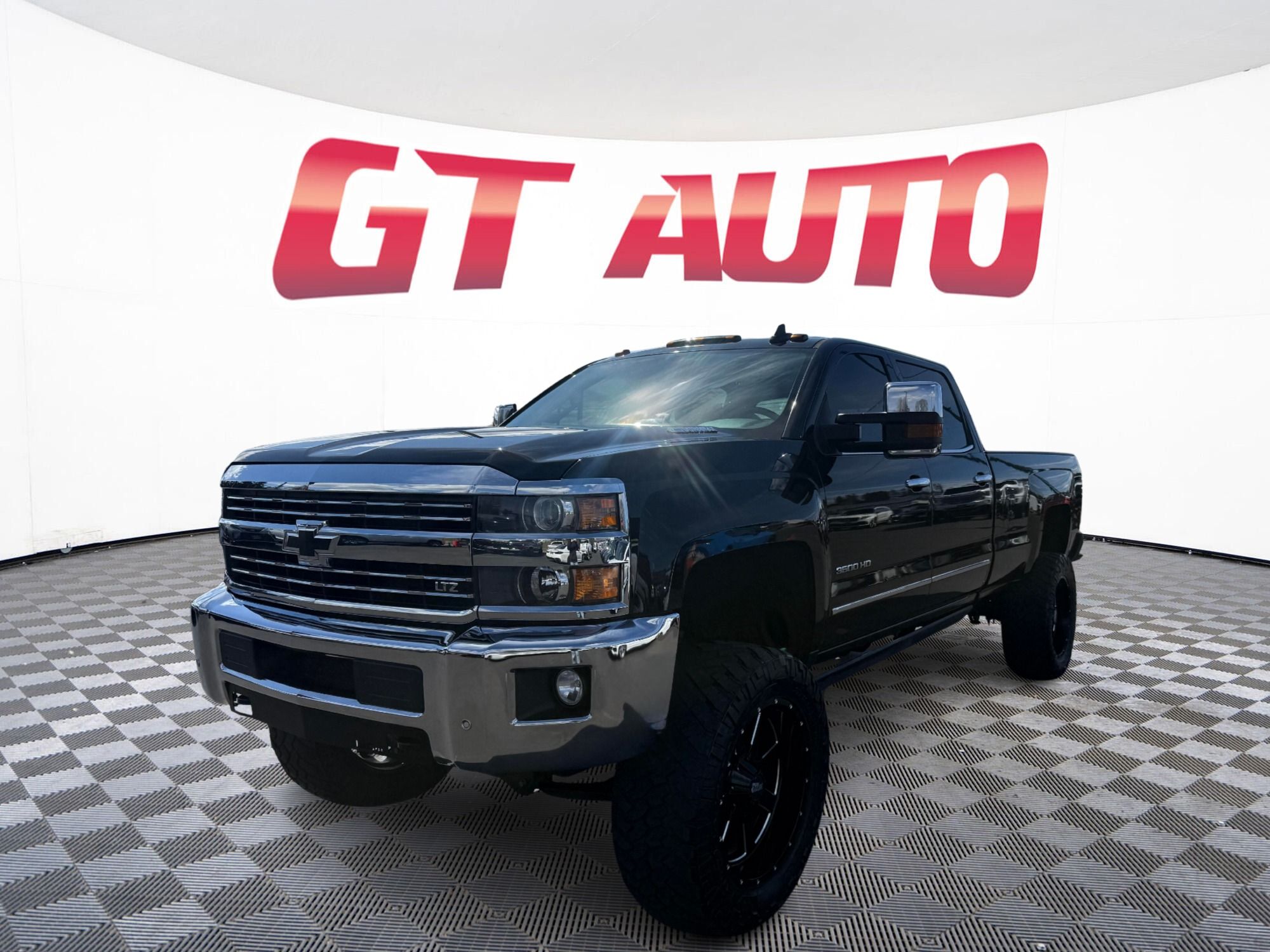 View vehicle photo 3