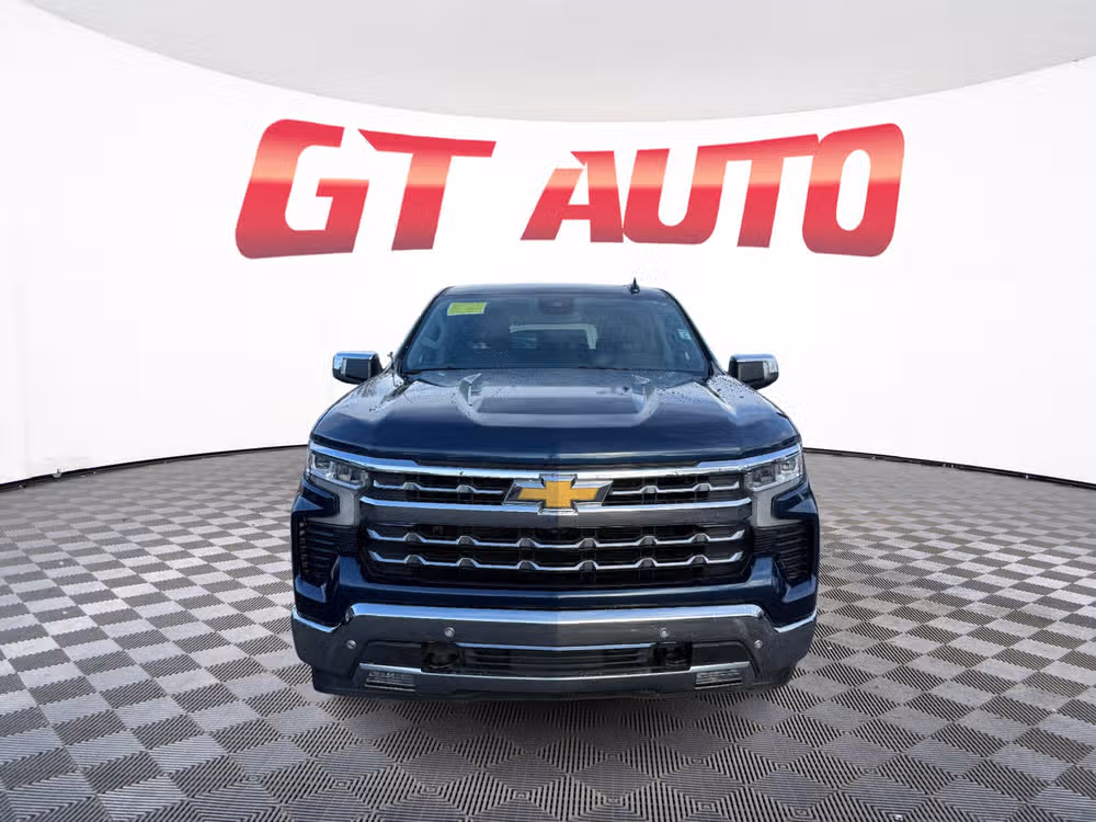 2023 Chevrolet Silverado 1500 LTZ Image 2