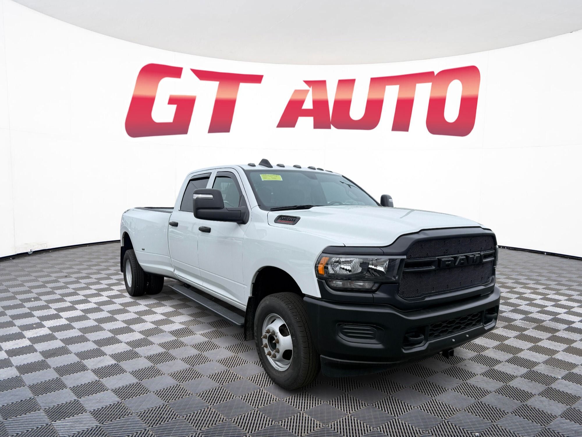 2024 RAM 3500 Tradesman Crew Cab LB DRW 4WD