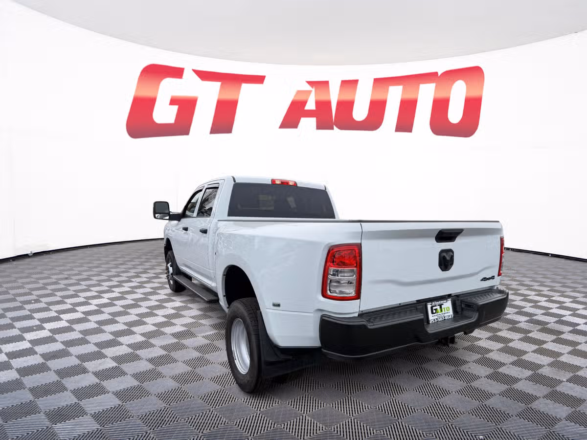 2024 Ram 3500 Tradesman Crew Cab Image 4