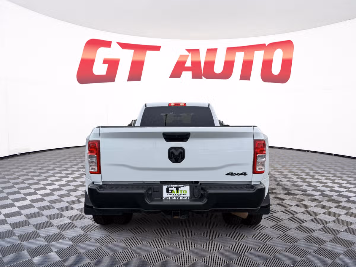 2024 Ram 3500 Tradesman Crew Cab Image 5