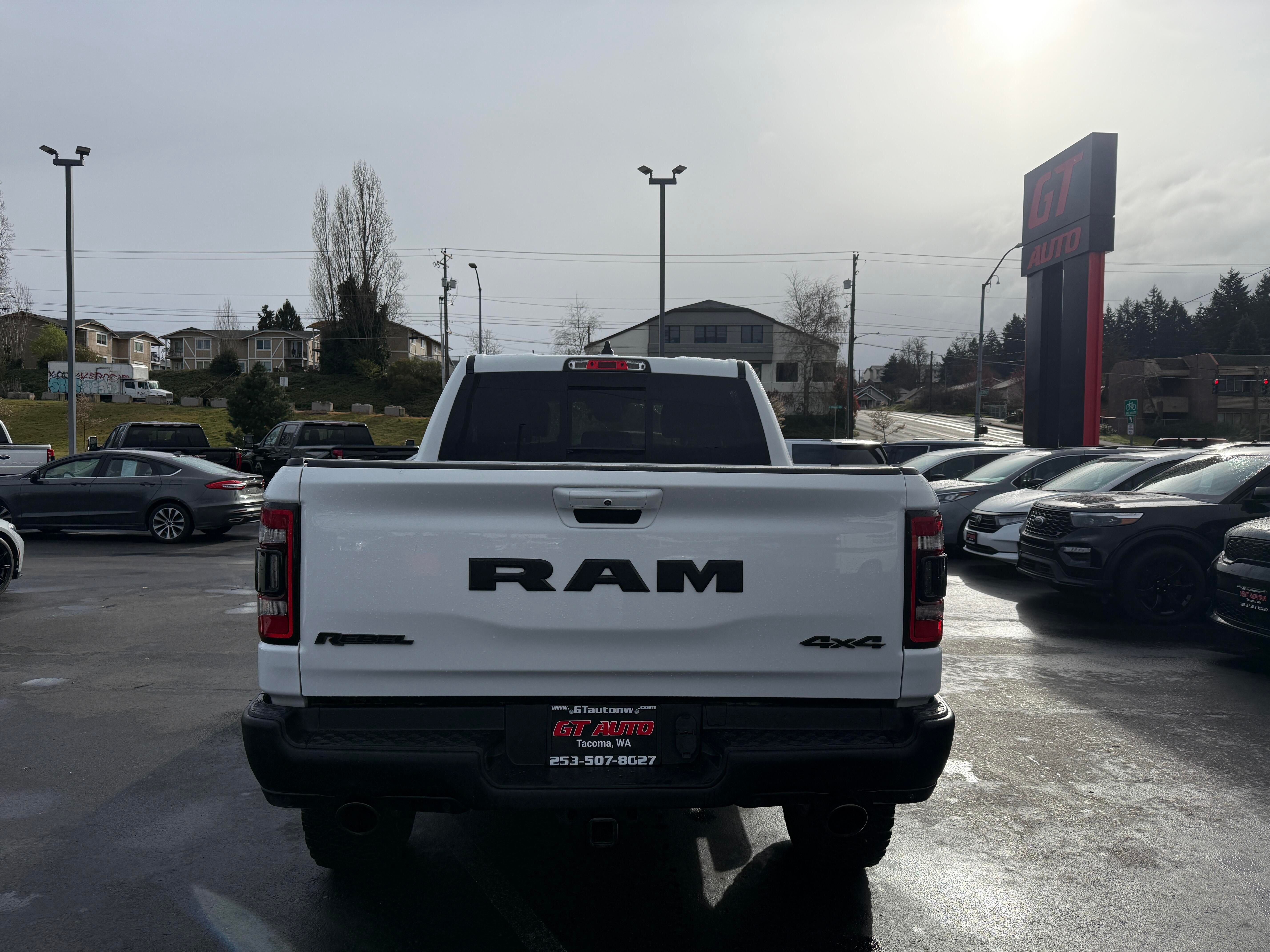 View vehicle photo 6