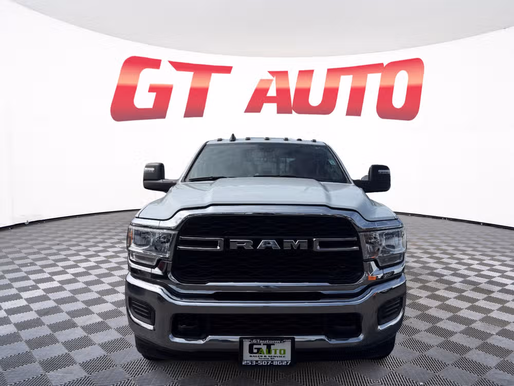 2024 Ram 3500 Tradesman Image 2