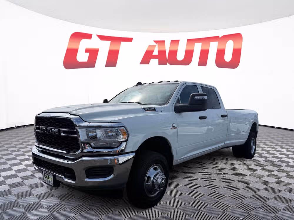 2024 Ram 3500 Tradesman Image 3