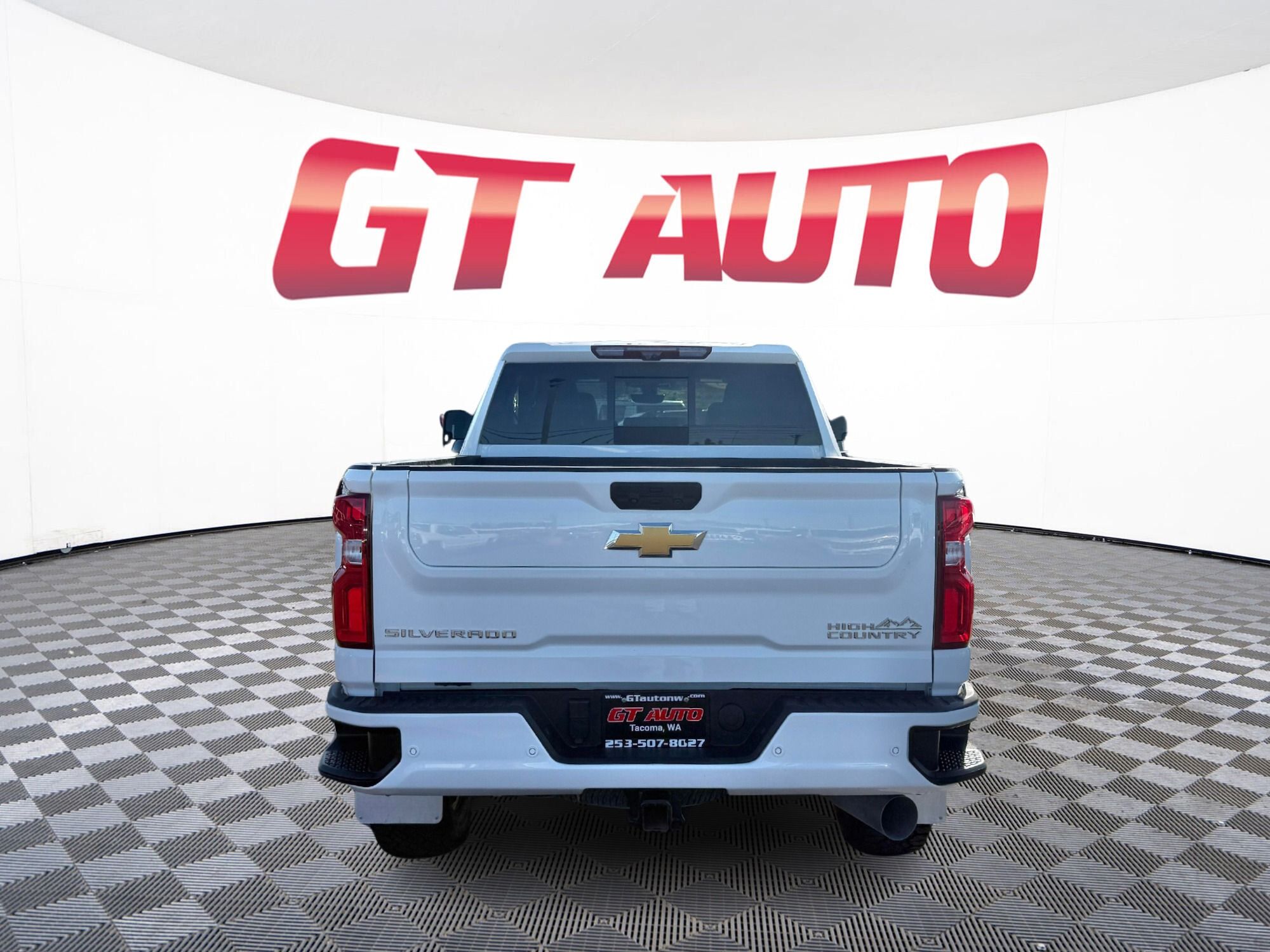 View vehicle photo 6