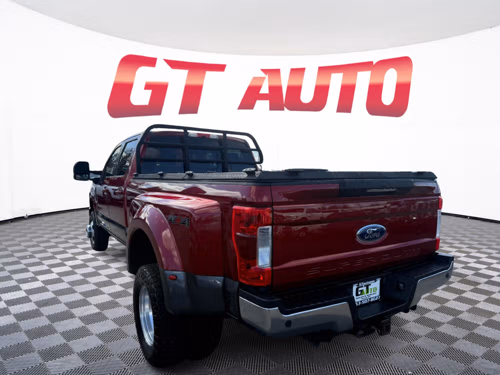 2019 Ford F-350 Super Duty Lariat Image 5