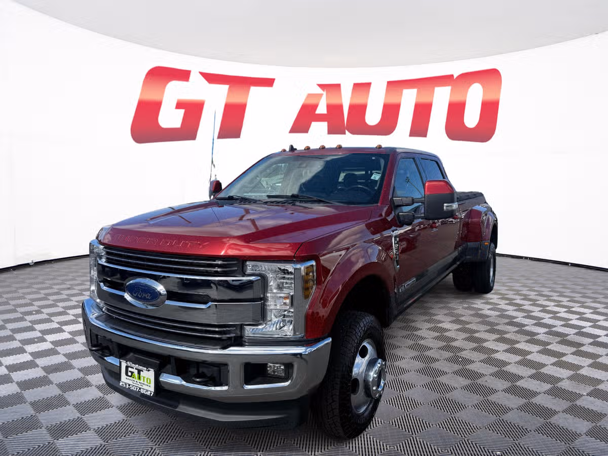2019 Ford F-350 Super Duty Lariat Image 3