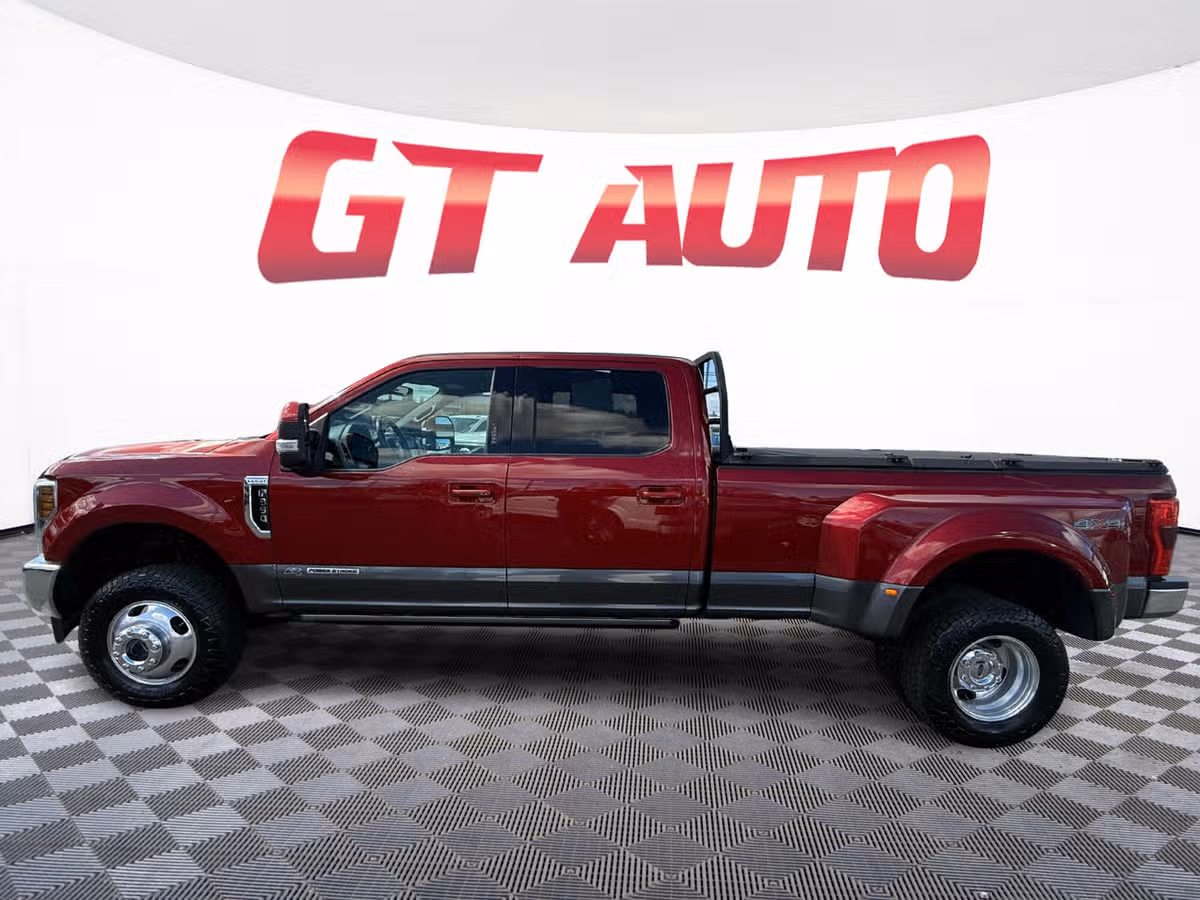 2019 Ford F-350 Super Duty Lariat Image 4