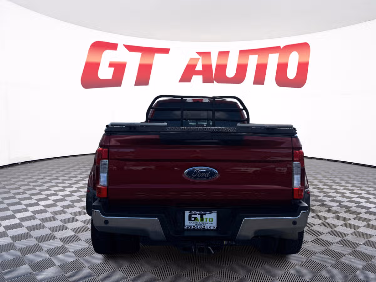 2019 Ford F-350 Super Duty Lariat Image 6