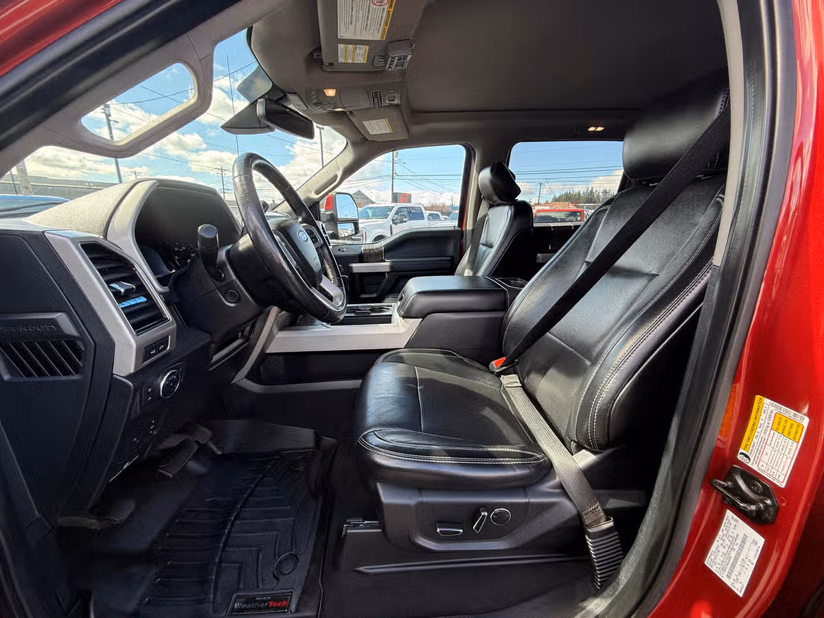 2019 Ford F-350 Super Duty Lariat Image 9