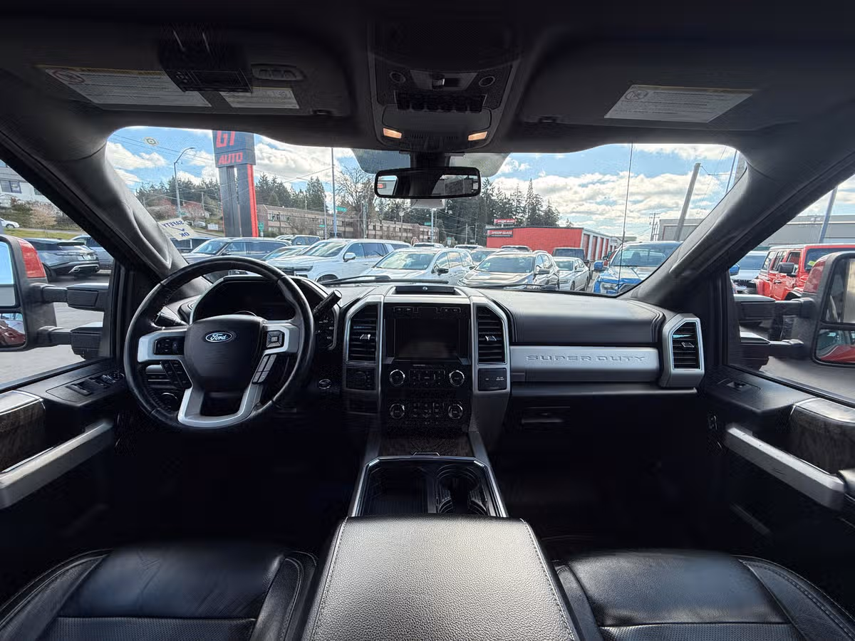 2019 Ford F-350 Super Duty Lariat Image 13