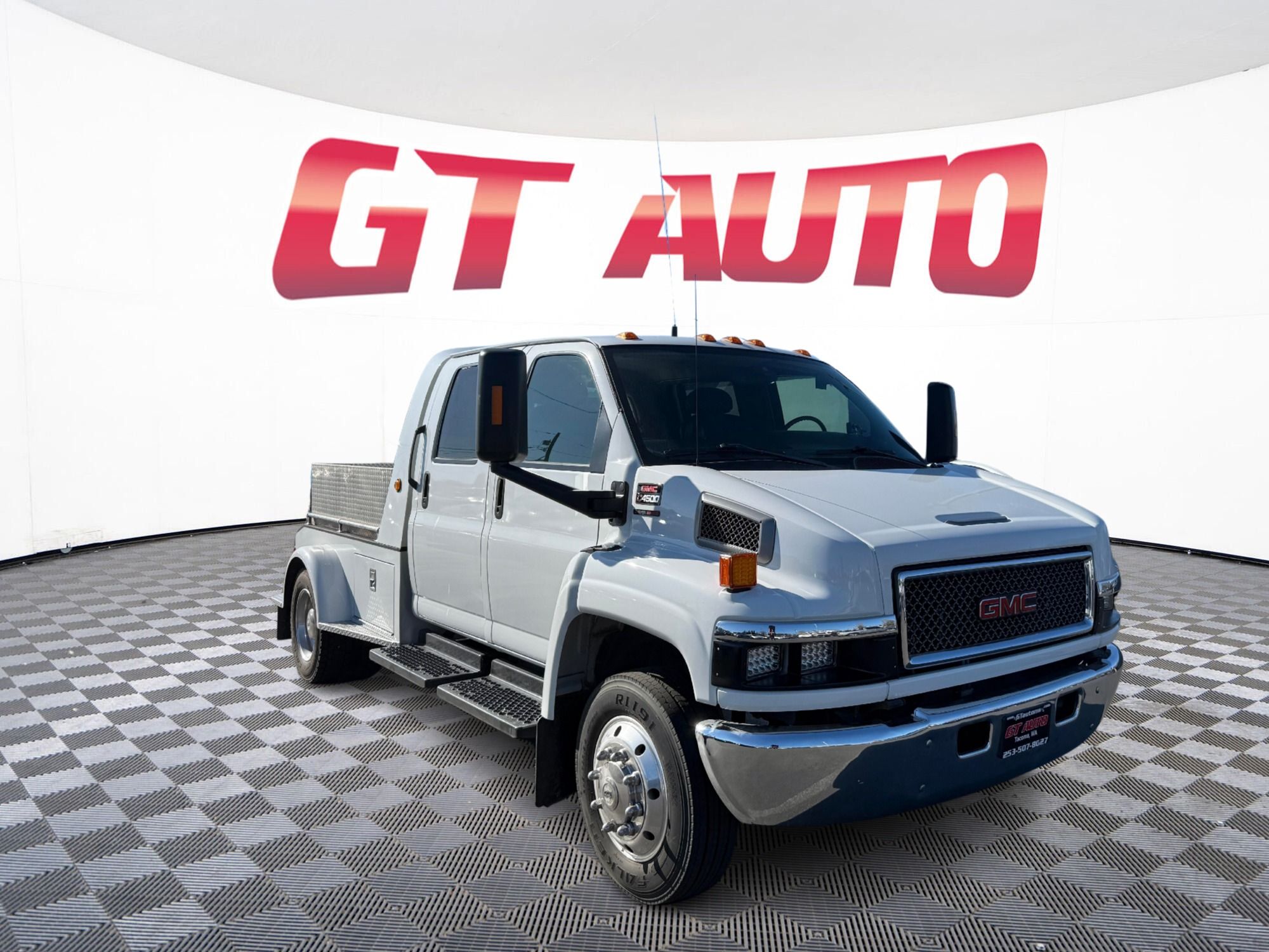 2005 GMC TopKick's photo