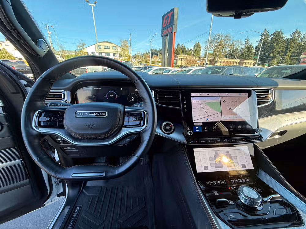 2023 Jeep Grand Wagoneer Series III Image 12