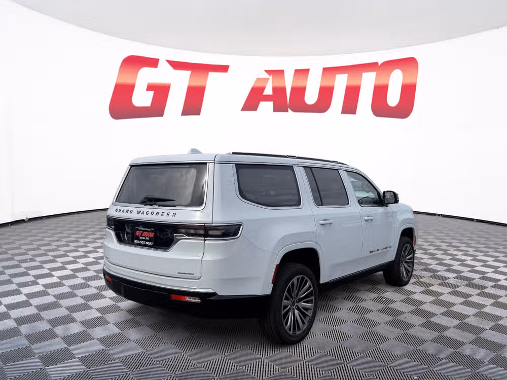 2023 Jeep Grand Wagoneer Series III Image 6