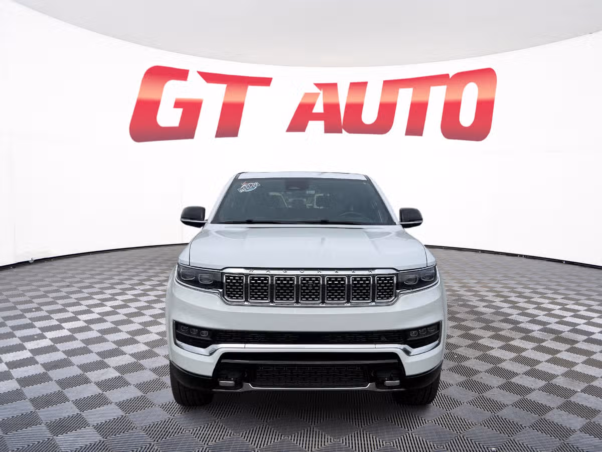 2023 Jeep Grand Wagoneer Series III Image 2