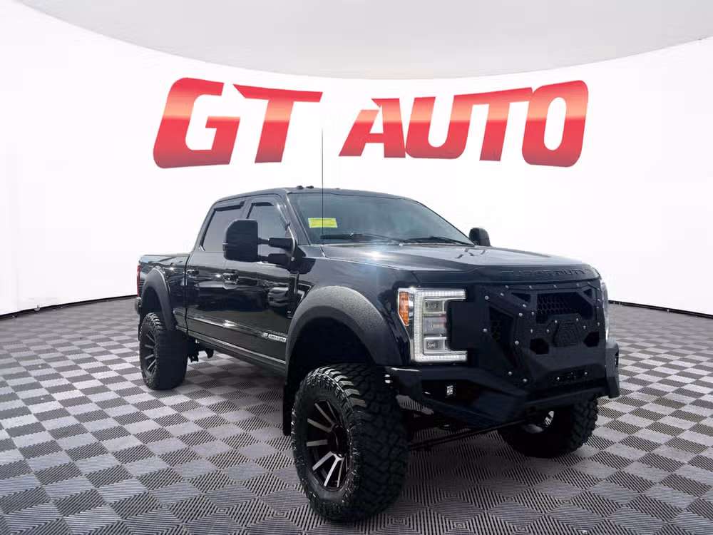 2018 Ford F-350 Lariat 4x4 Crew Cab 160 in SRW's photo