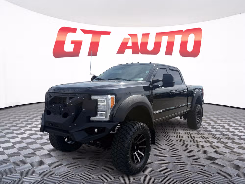 2018 Ford F-350 Super Duty Lariat Image 2