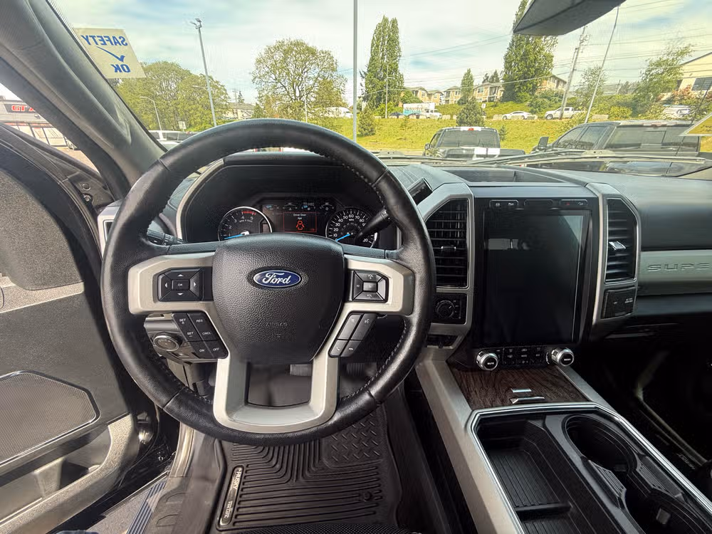 2018 Ford F-350 Super Duty Lariat Image 12