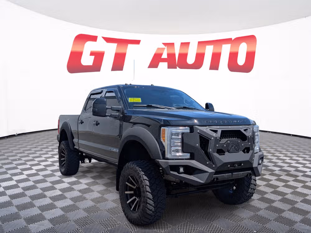 8537 - 2018 Ford F-350 Super Duty Lariat