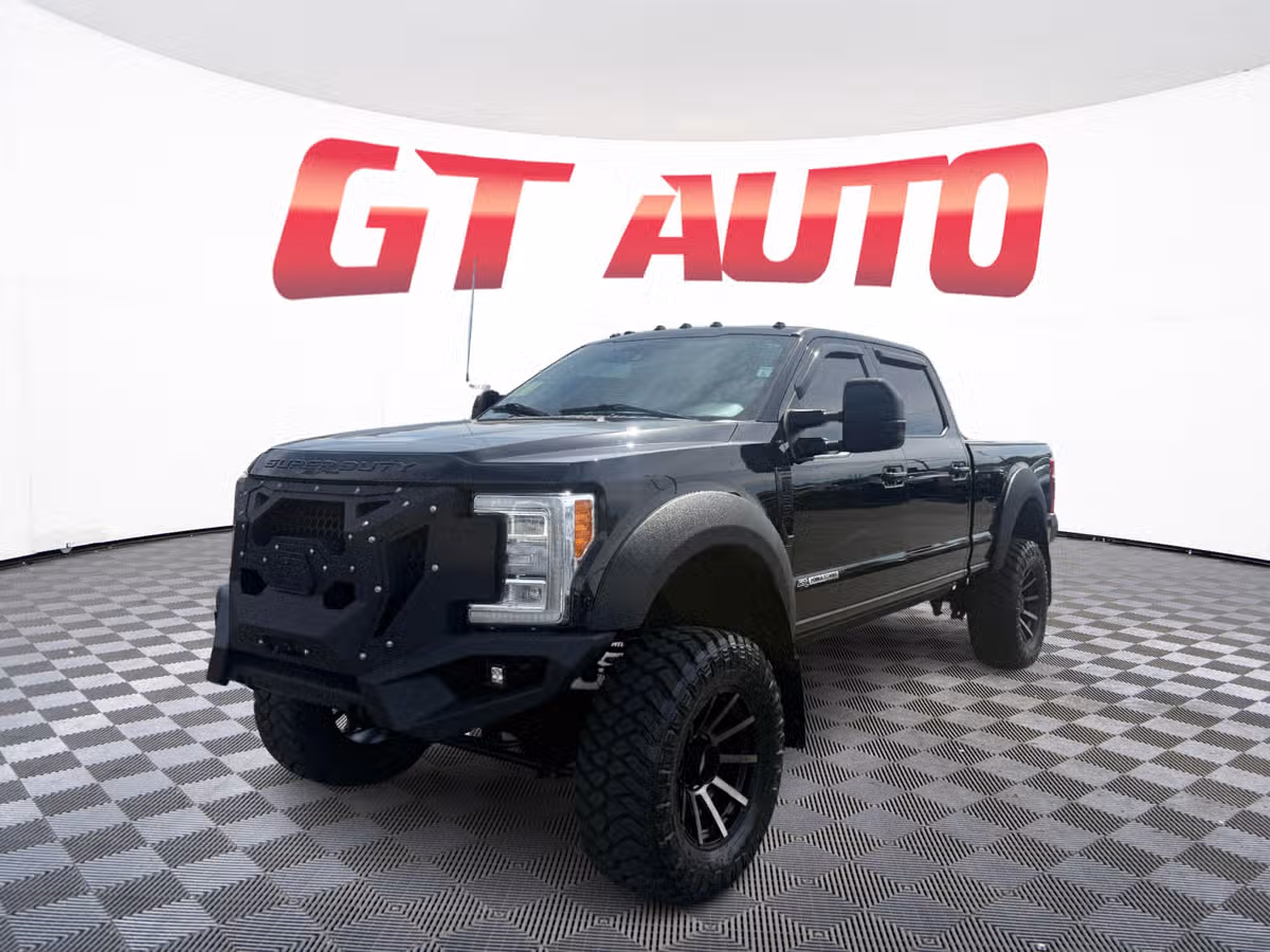 2018 Ford F-350 Super Duty Lariat Image 2