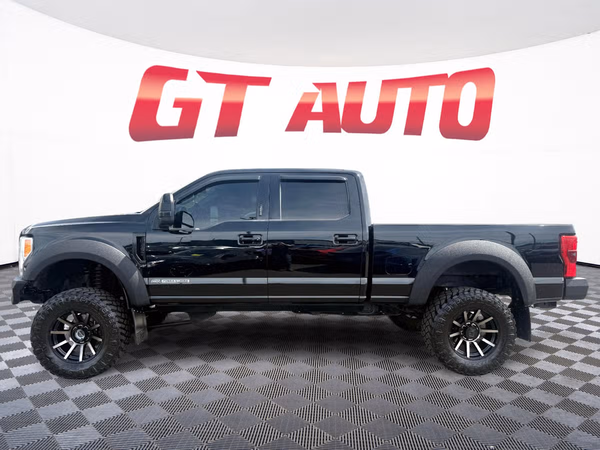 2018 Ford F-350 Super Duty Lariat Image 3