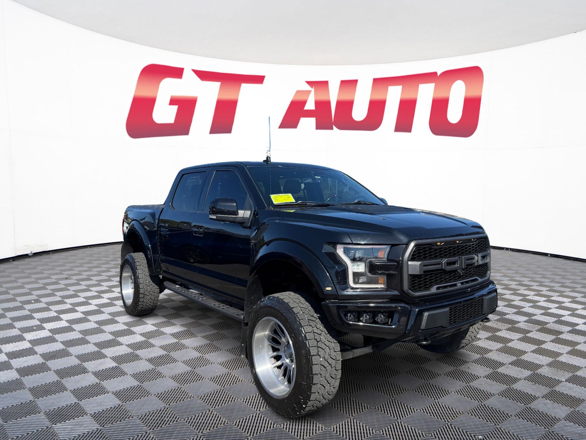 2019 Ford F-150 4x4 SuperCrew 145 in's photo
