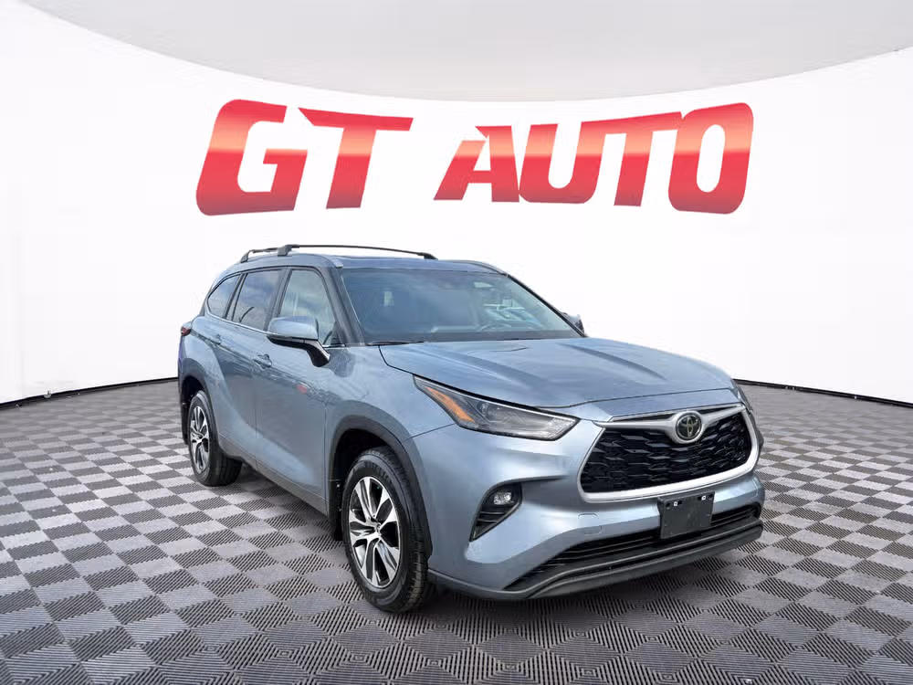 2023 Toyota Highlander XLE AWD's photo