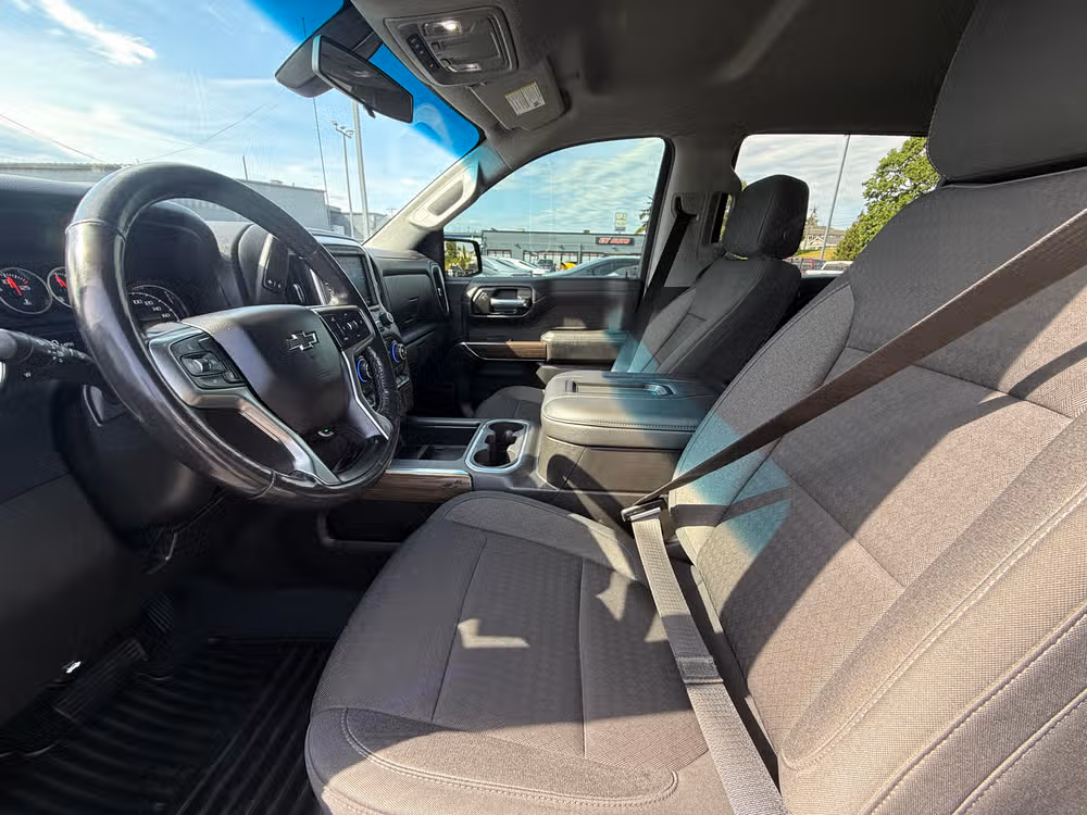 2020 Chevrolet Silverado 1500 RST Pickup 4D 5 3/4 ft Crew Cab Image 7