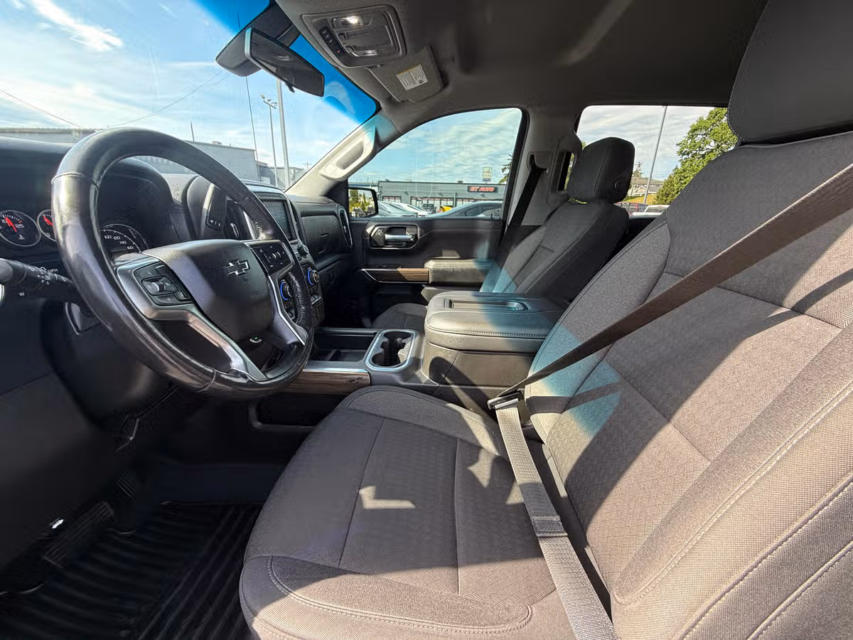 2020 Chevrolet Silverado 1500 RST Pickup 4D 5 3/4 ft Crew Cab Image 7