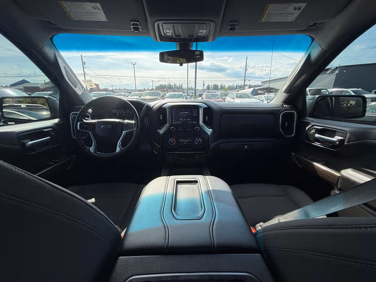 2020 Chevrolet Silverado 1500 RST Pickup 4D 5 3/4 ft Crew Cab Image 11