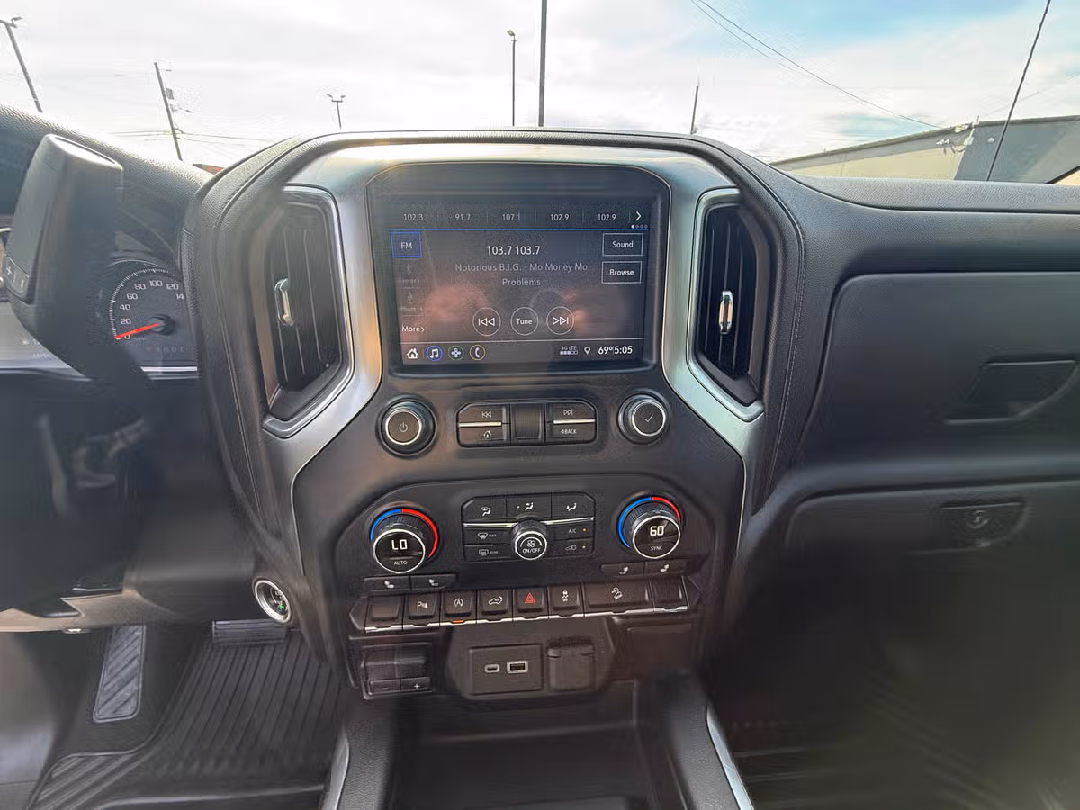 2020 Chevrolet Silverado 1500 RST Pickup 4D 5 3/4 ft Crew Cab Image 13