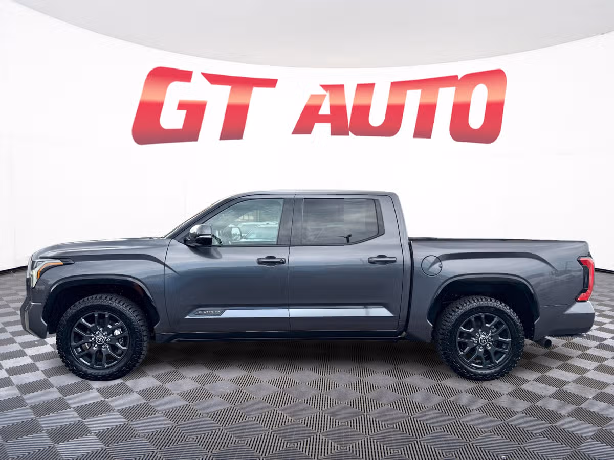 2022 Toyota Tundra Platinum CrewMax Image 3