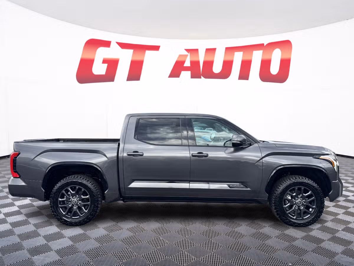 2022 Toyota Tundra Platinum CrewMax Image 6