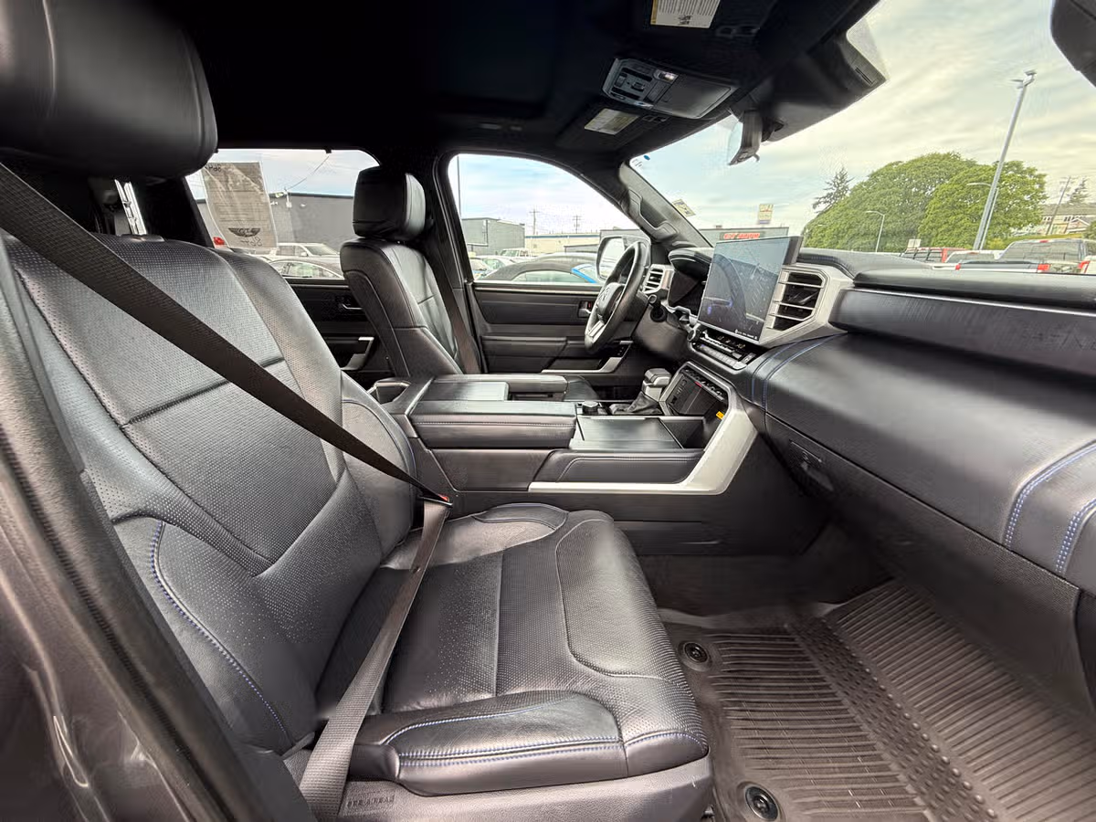 2022 Toyota Tundra Platinum CrewMax Image 9