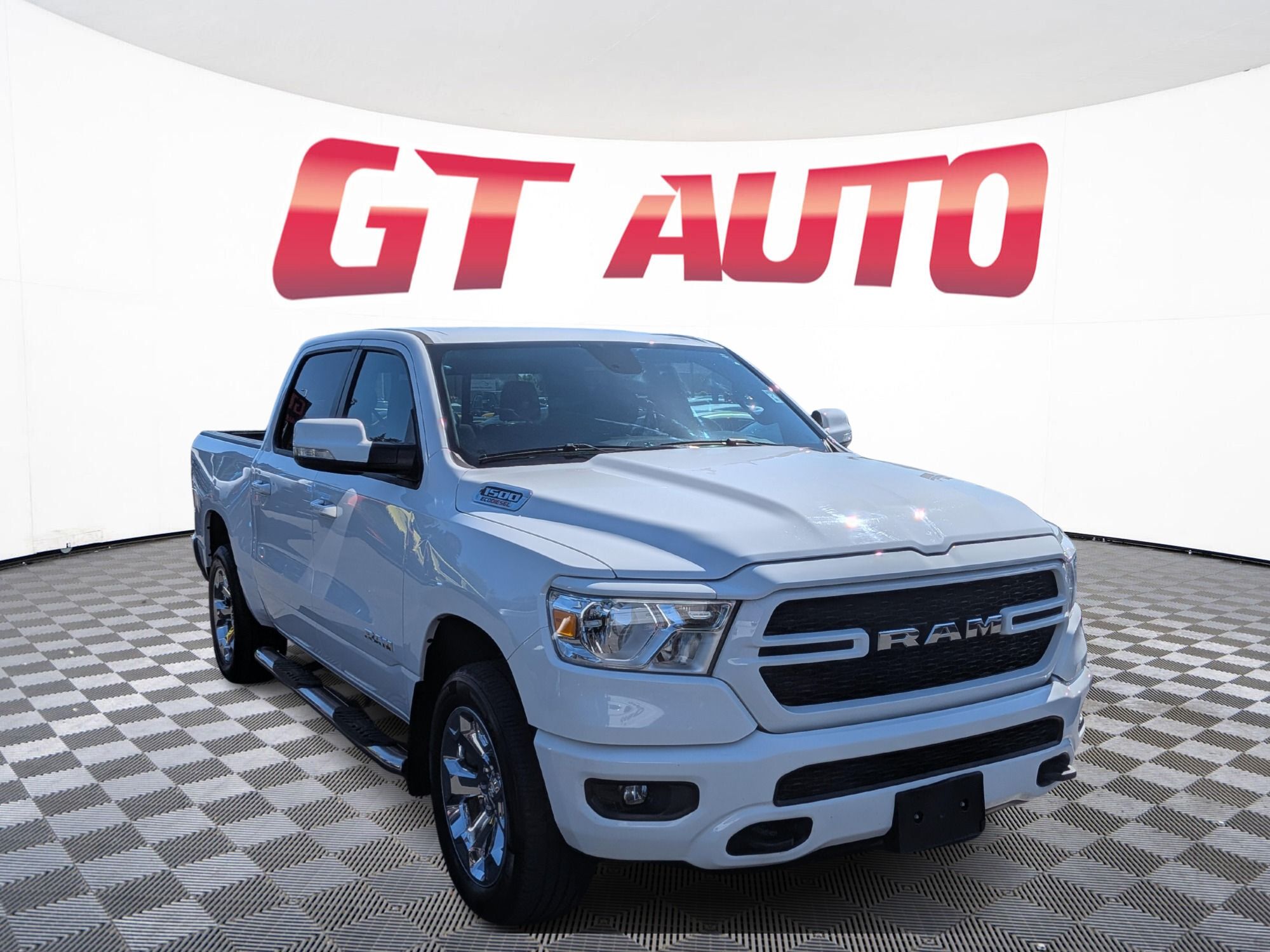 2020 RAM 1500 Big Horn/Lone Star 4x4 Crew Cab 5'7's photo