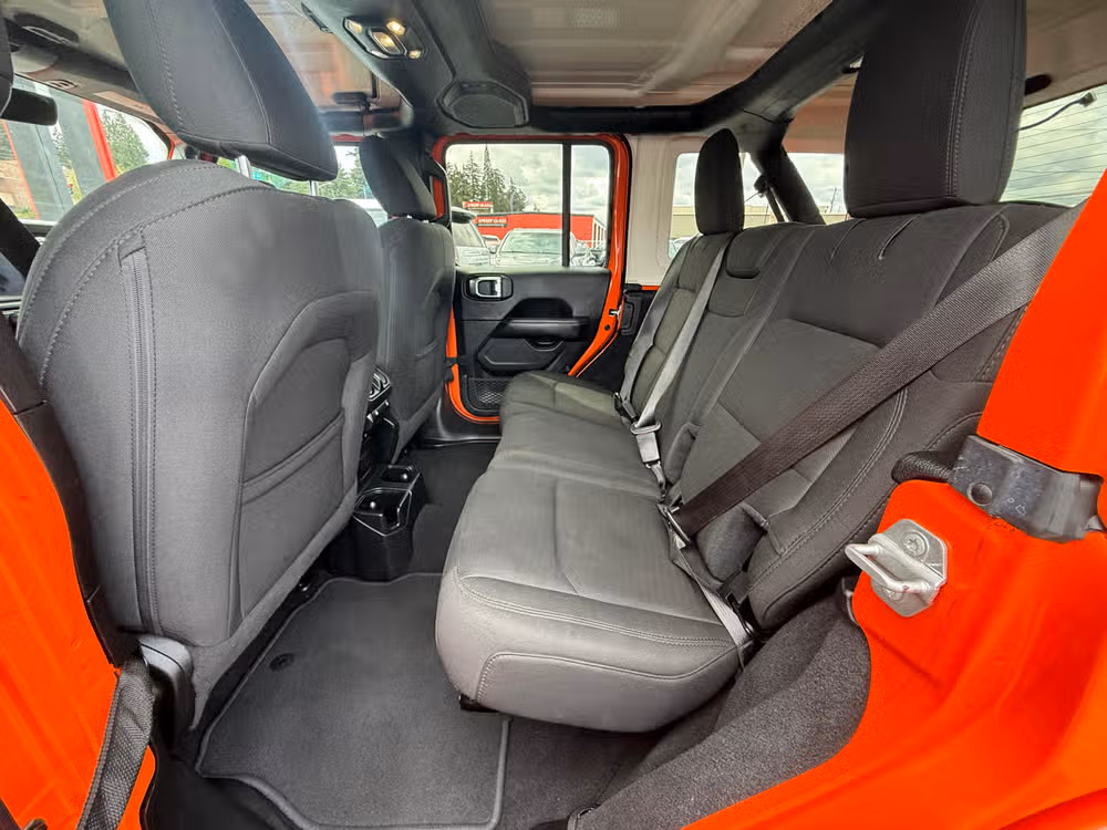 2020 Jeep Wrangler Unlimited Sahara Image 6