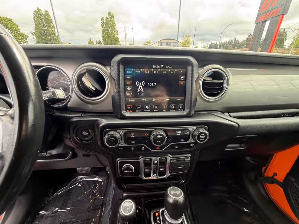 2020 Jeep Wrangler Unlimited Sahara Image 11