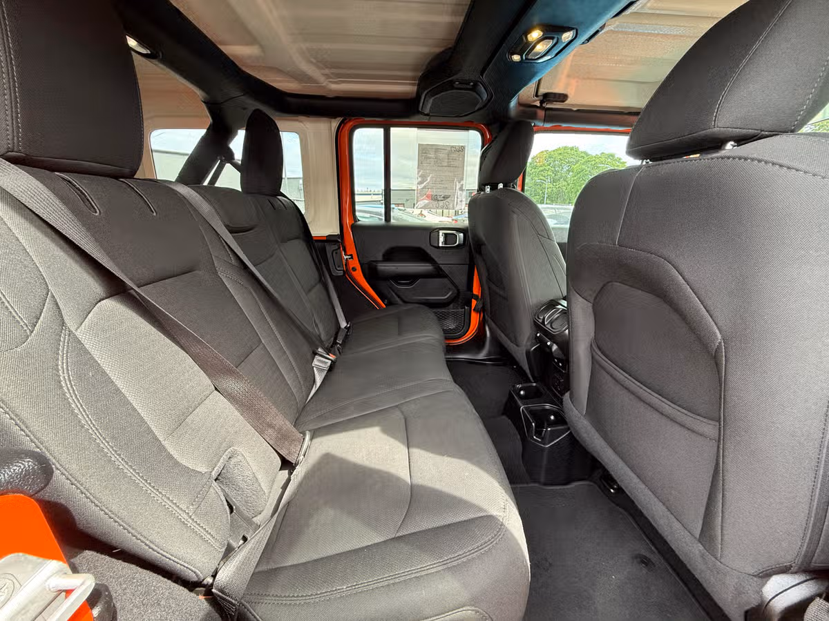 2020 Jeep Wrangler Unlimited Sahara Image 8